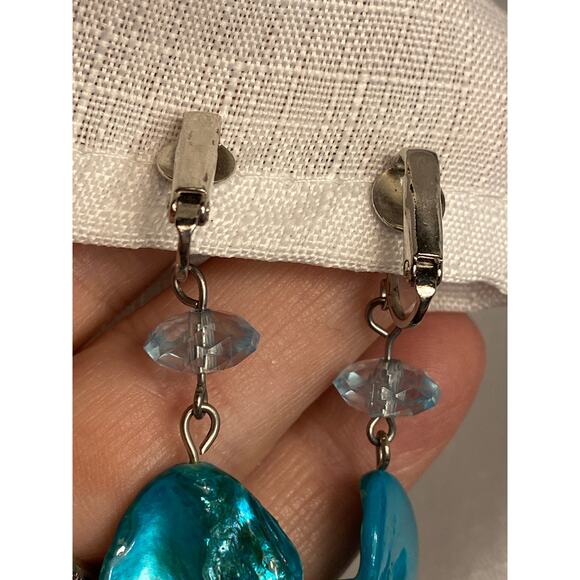 Turquoise shell and plastic crystal bead drop Clip-On Earrings Silvertone VGUC - Picture 8 of 9
